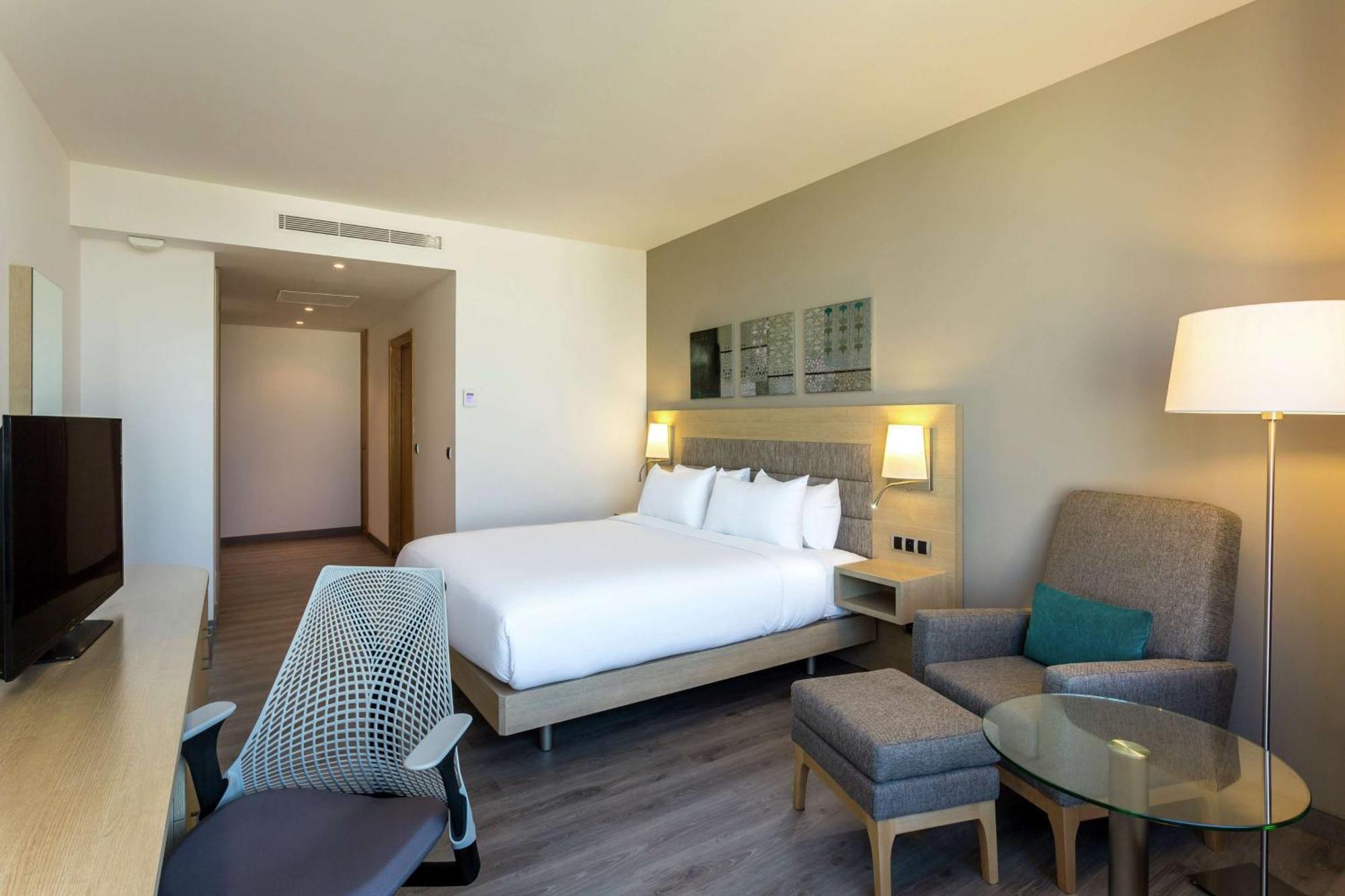King Room,1552676854:JPEG